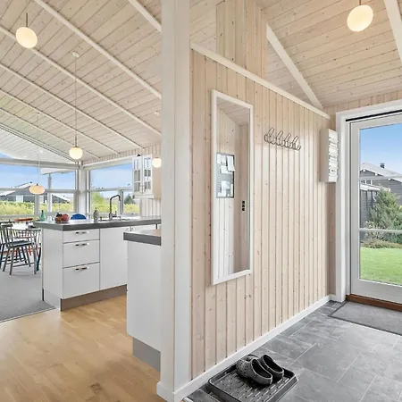 Сasa de vacaciones Stunning In With Kitchen *