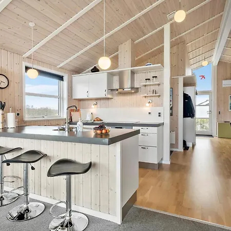 Сasa de vacaciones Stunning In With Kitchen
