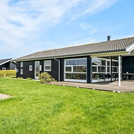 Stunning In With Kitchen