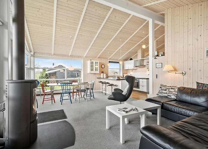 Stunning In With Kitchen